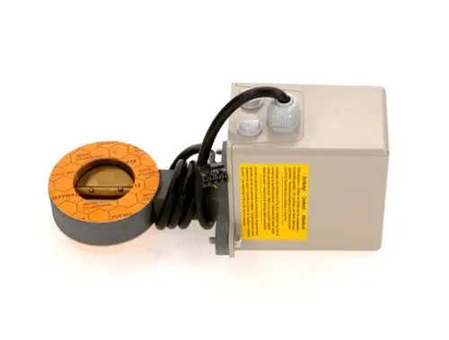 Bosch Drosselklappe mit einem Motor, bestehend aus einer runden Metallkomponente mit einer orangefarbenen Markierung und einem grauen Gehäuse mit elektrischen Anschlüssen.